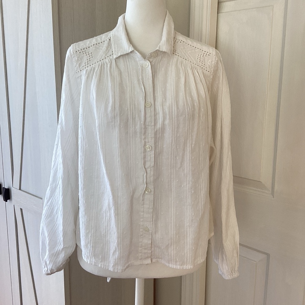 American Eagle Outfitters Textured White Button Down Shirt Sz S/P